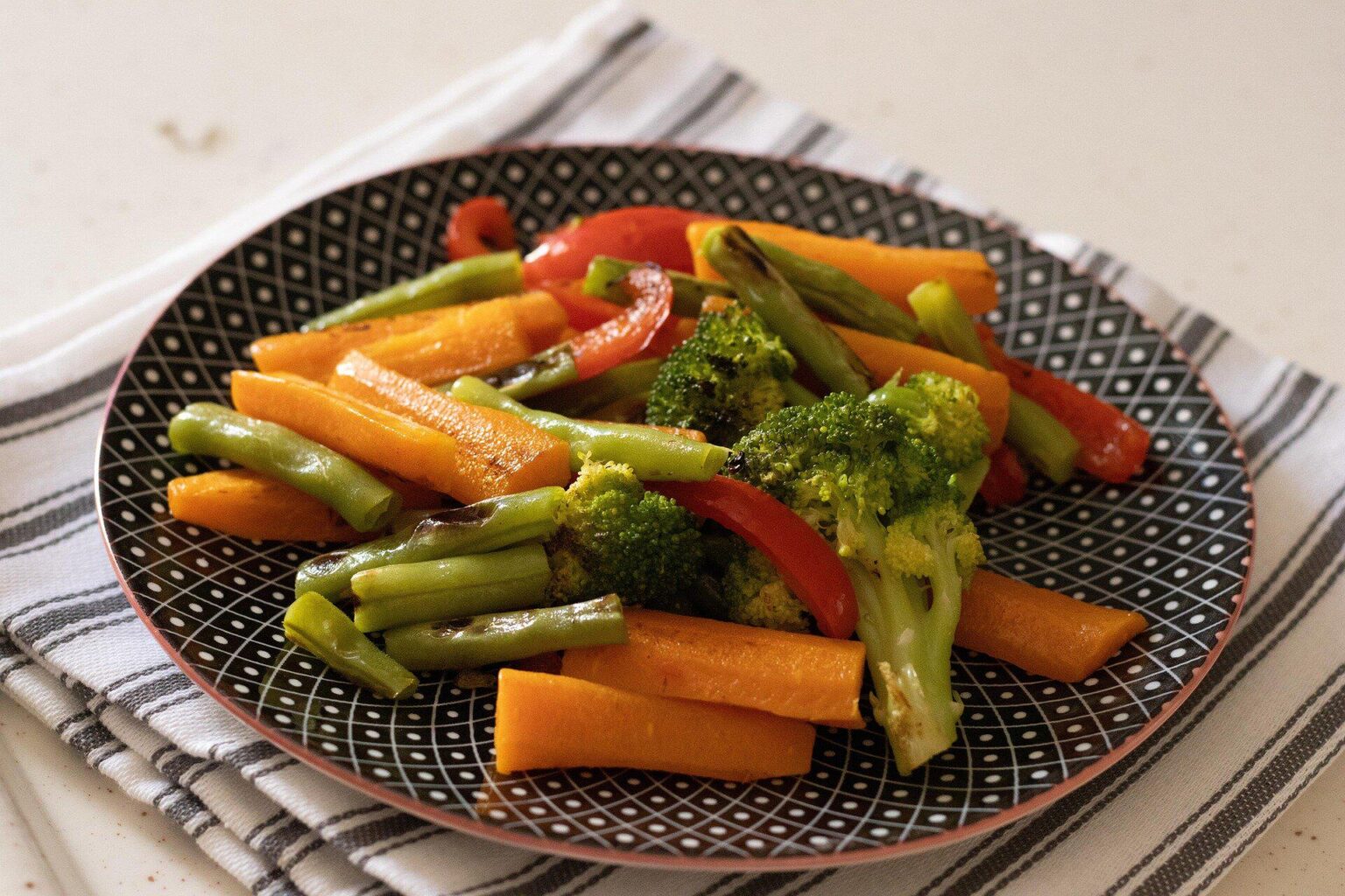 Vegan diet beats Mediterranean diet on emissions and metabolic health in randomized trial