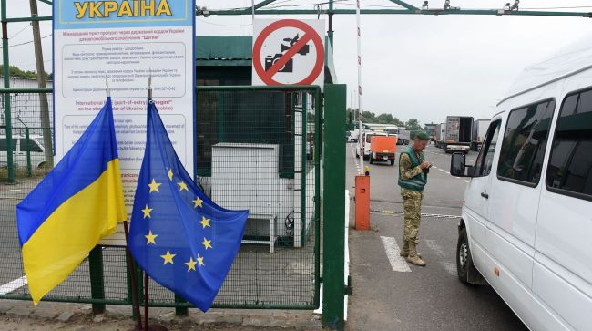 Slovakia closes border with Ukraine in reaction to Russian Shaheds above Uzhhorod