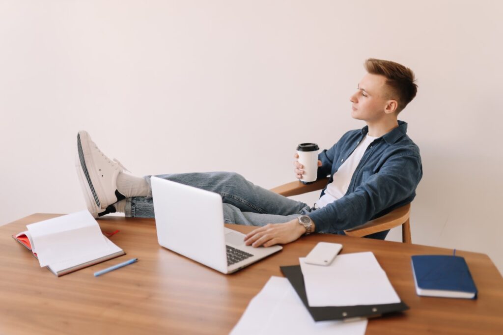 Bosses Horrified as “AI Native” College Graduates Hit the Workplace Bosses Horrified as "AI Native" College Graduates Hit the Workplace