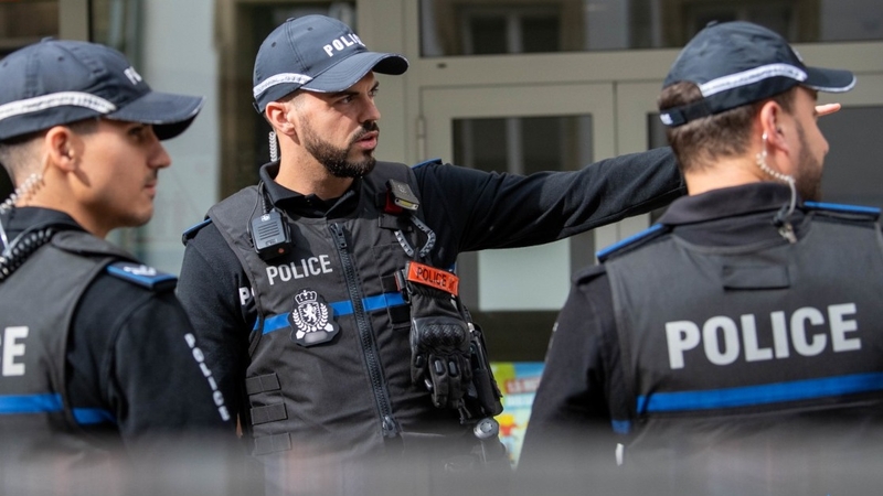Police report: Passers-by detain suspected robber after Gare store theft Police report: Passers-by detain suspected robber after Gare store theft