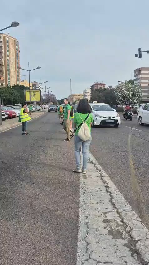 Teacher from Valencia on strike gets her nose broken