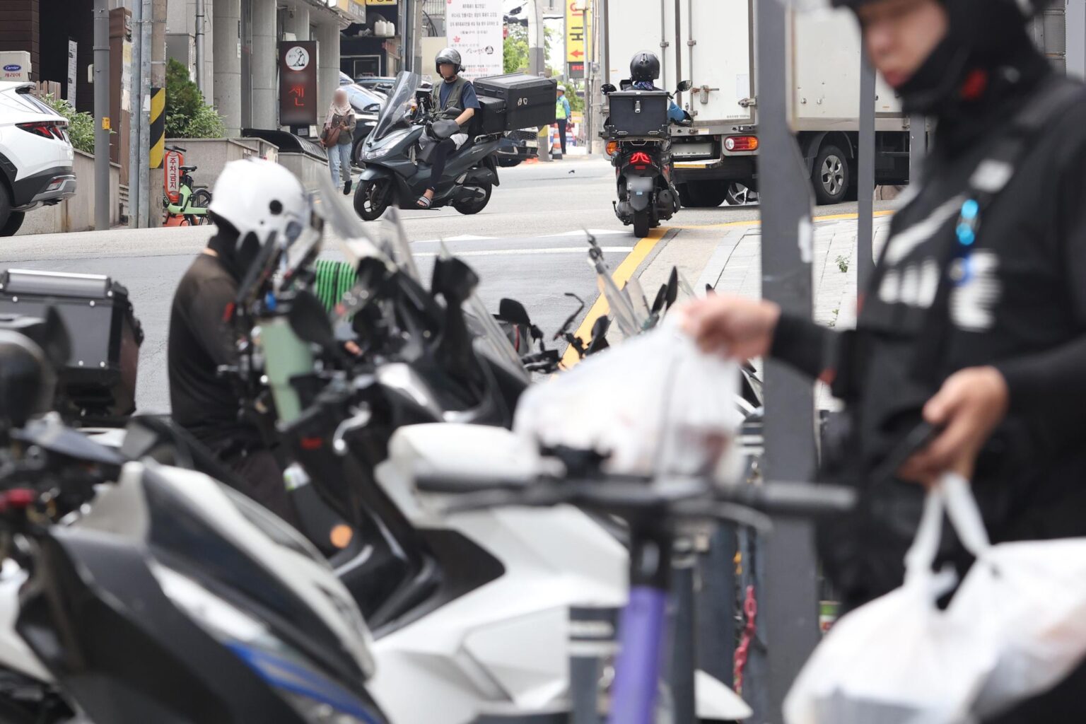 Delivery workers now boycotting Starbucks as fallout from ‘Tank Day’ promotion continues Delivery workers now boycotting Starbucks as fallout from 'Tank Day' promotion continues