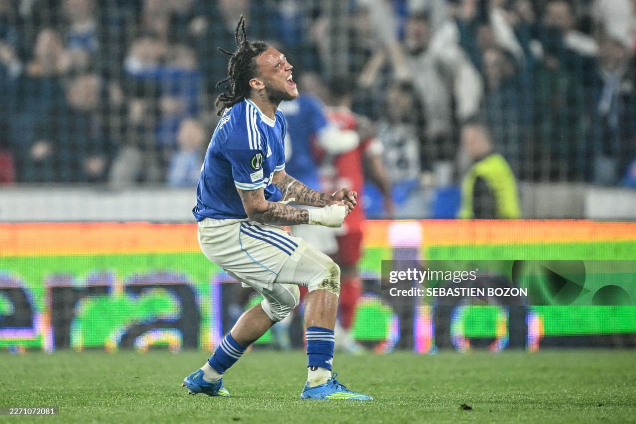 Diego Moreira celebrating with Strasbourg teammates in Ligue 1