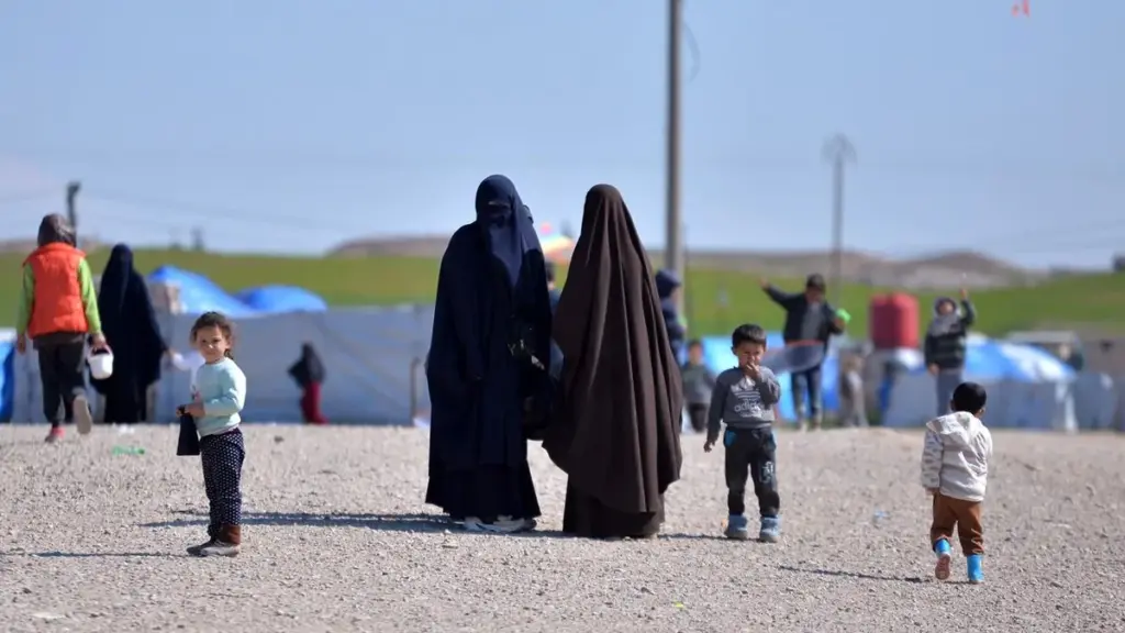 ‘ISIS brides’ to arrive in Sydney and Melbourne from Syria as Australia faces reintegration challenge ‘ISIS brides’ to arrive in Sydney and Melbourne from Syria as Australia faces reintegration challenge