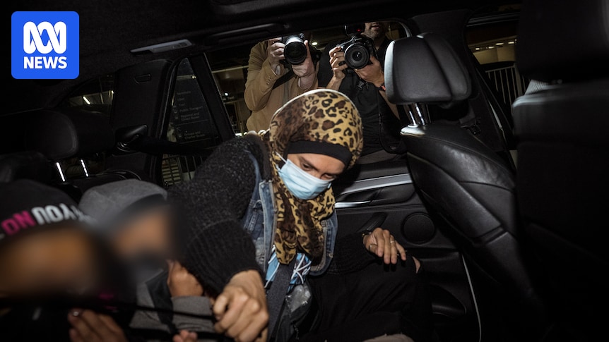 Women and children linked to Islamic State spend first night on Australian soil Women and children linked to Islamic State spend first night on Australian soil