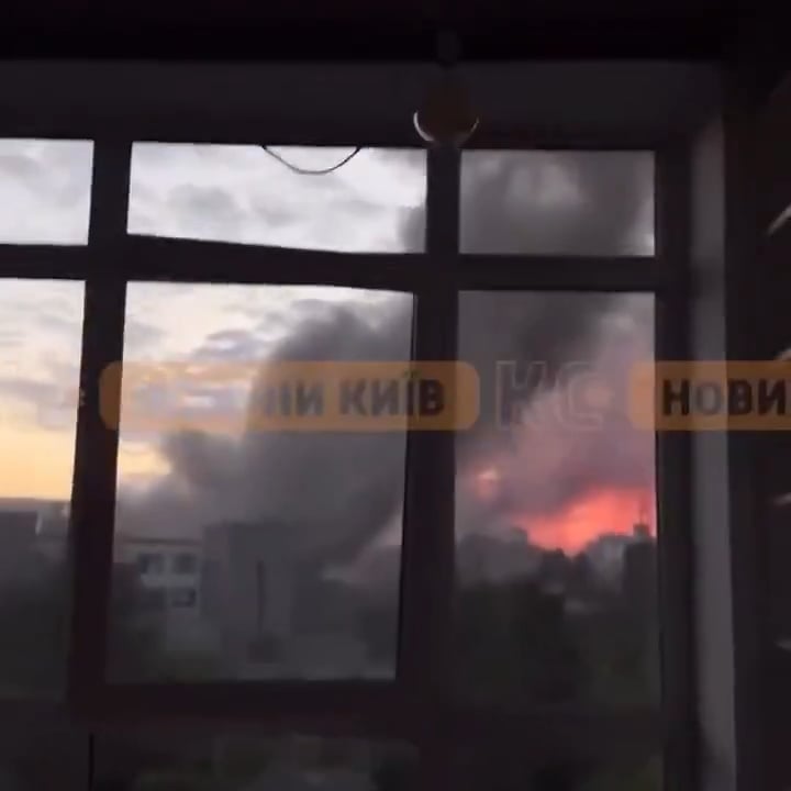 Ukrainian civilian records a Russian missile barely missing his building (May 24, 2026)