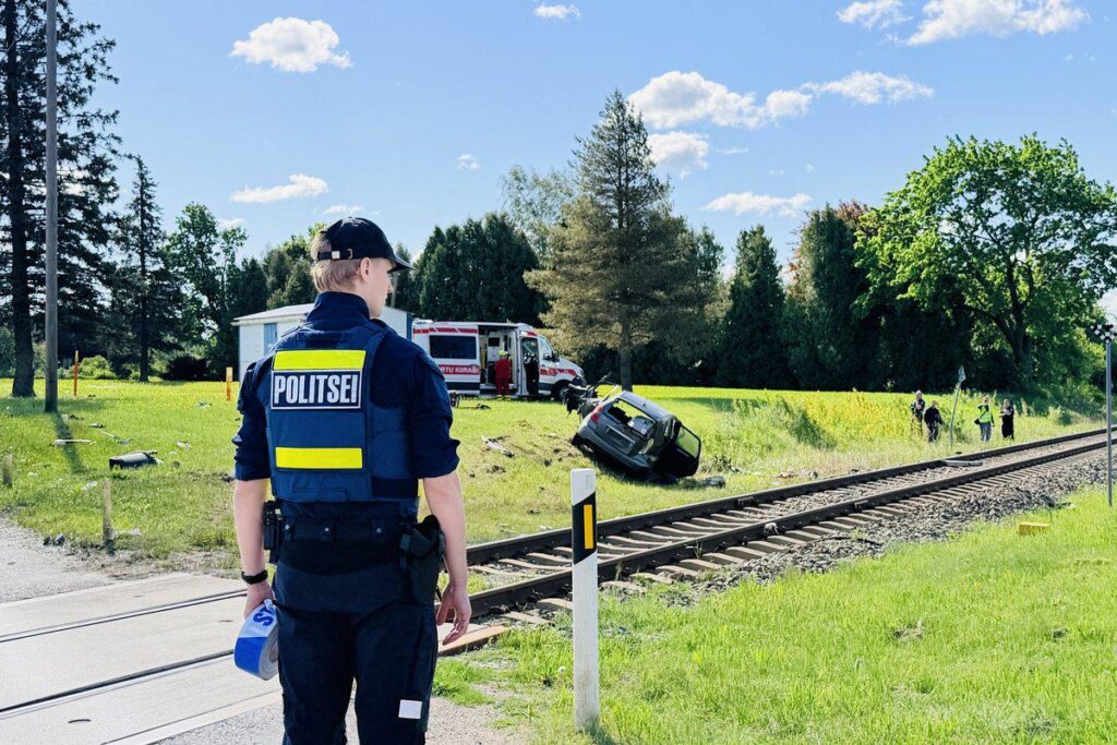 In Viljandi, a car ran into a train, the driver was injured