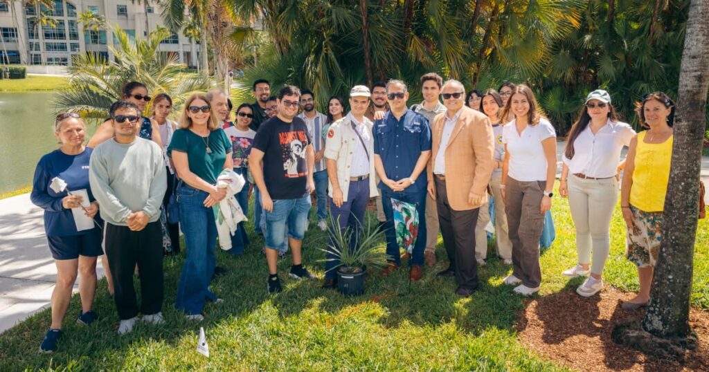 As an aspiring science communicator, I learned a lot from an “eco artist” | FIU News As an aspiring science communicator, I learned a lot from an “eco artist” | FIU News