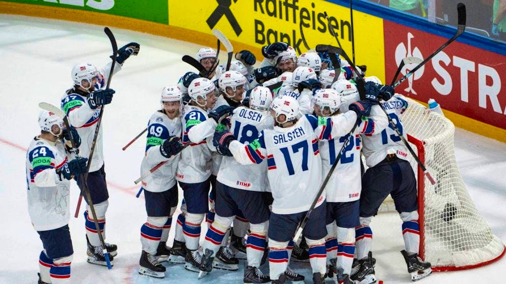 The Norwegians celebrate their 4:1 victory over the Czech Republic - and are able to achieve the most successful World Championship in their history in Switzerland