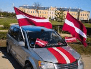 During hockey, the Latvian flag becomes part of the atmosphere!