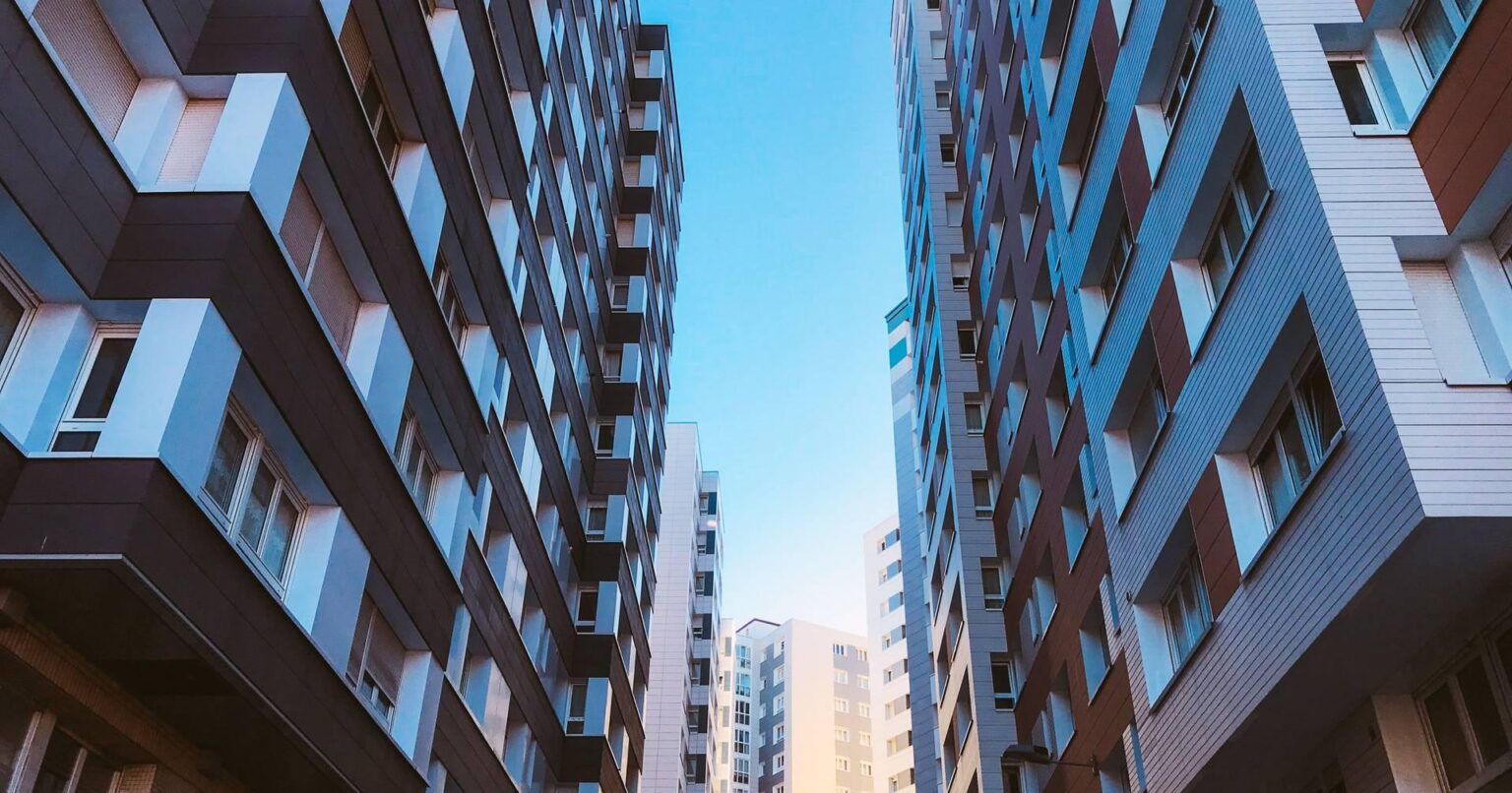 Do we normalize dedicating 40 years of life to paying for a common apartment? Do we normalize dedicating 40 years of life to paying for a common apartment?
