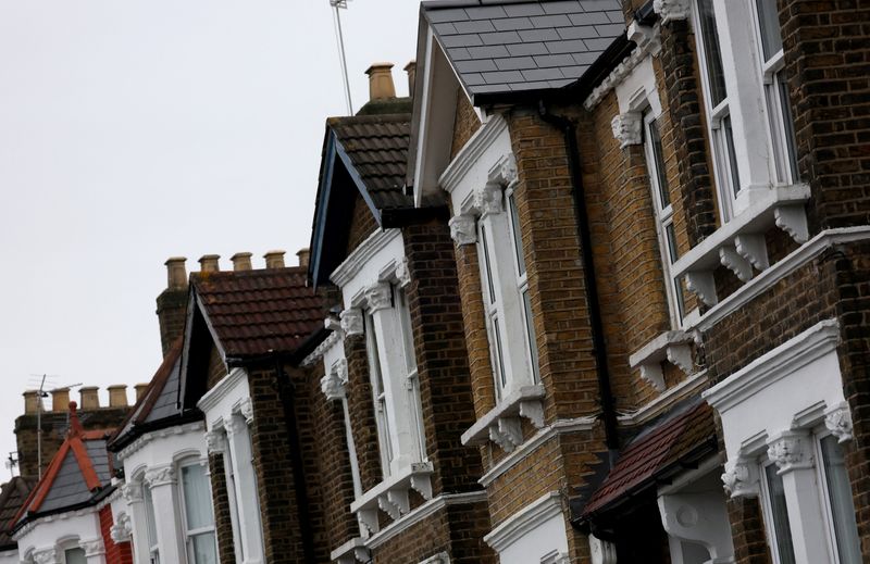 UK house prices fall by 0.1% in April, Halifax says UK house prices fall by 0.1% in April, Halifax says