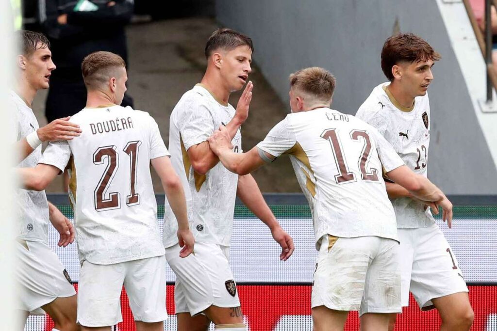 Ladra and Hlozek on target as Czech Republic see off Kosovo before trip to Mexico Ladra and Hlozek on target as Czech Republic see off Kosovo before trip to Mexico