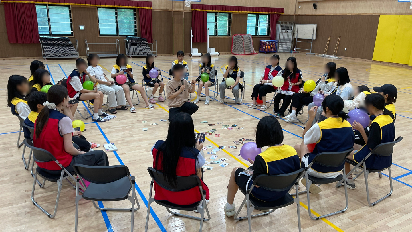 Young people take part in digital detox activities at the National Youth Internet Dream Village in Seoul in 2025. [National Center For Youth Internet Addiction Treatment] 