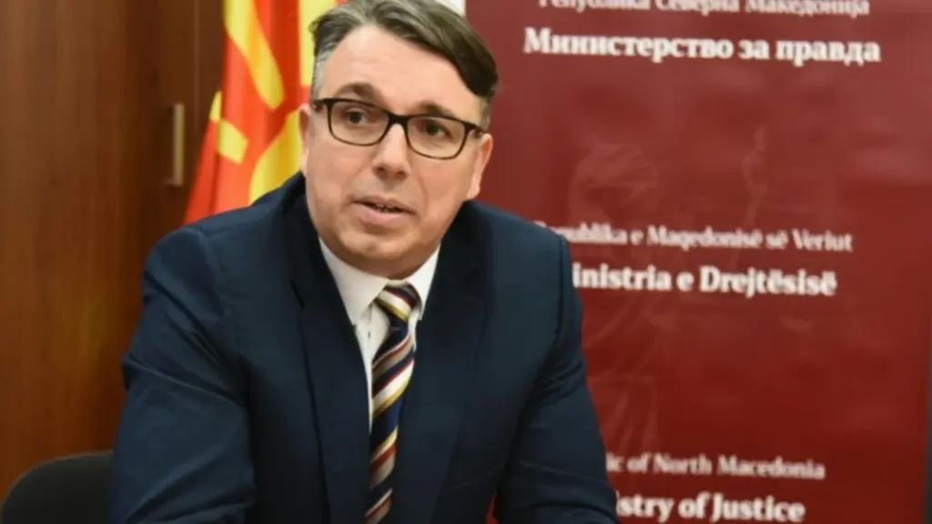 A few hours before the Albanian students’ protest, Skopje provokes again: There is no exam in Albanian, it is a closed issue A few hours before the Albanian students' protest, Skopje provokes again: There is no exam in Albanian, it is a closed issue