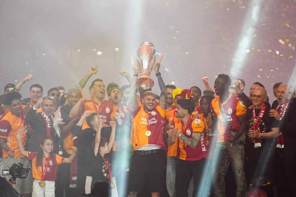 5 Turkish clubs secure places in European competitions Galatasaray football players and technical staff lift the championship trophy during a ceremony held at RAMS Park Stadium after completing the 2025-2026 Turkish Super Lig season as champions in Istanbul, Türkiye, May 15, 2026. (AA Photo)