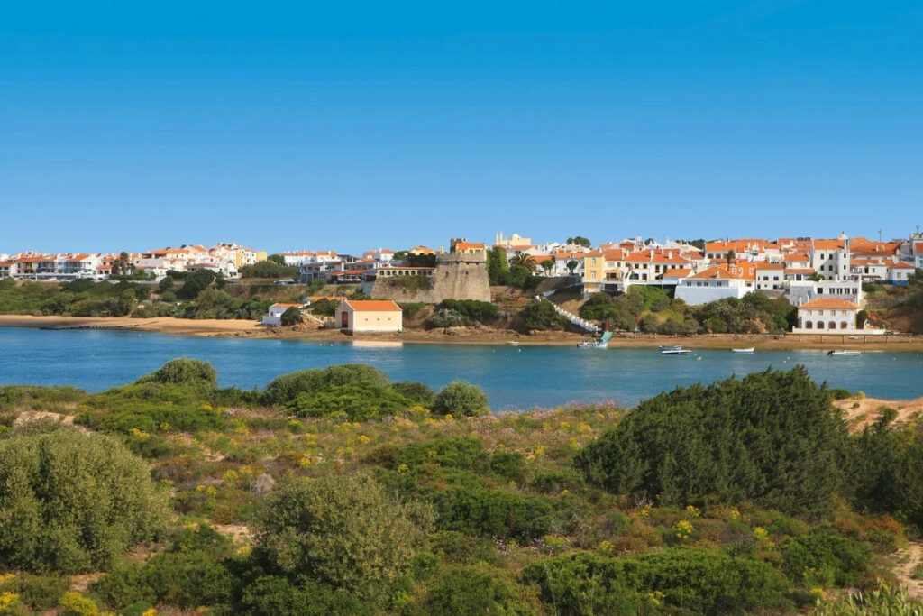 Portugal’s Fisherman’s Trail is the perfect multi-day hike for first-timers Bored Panda
