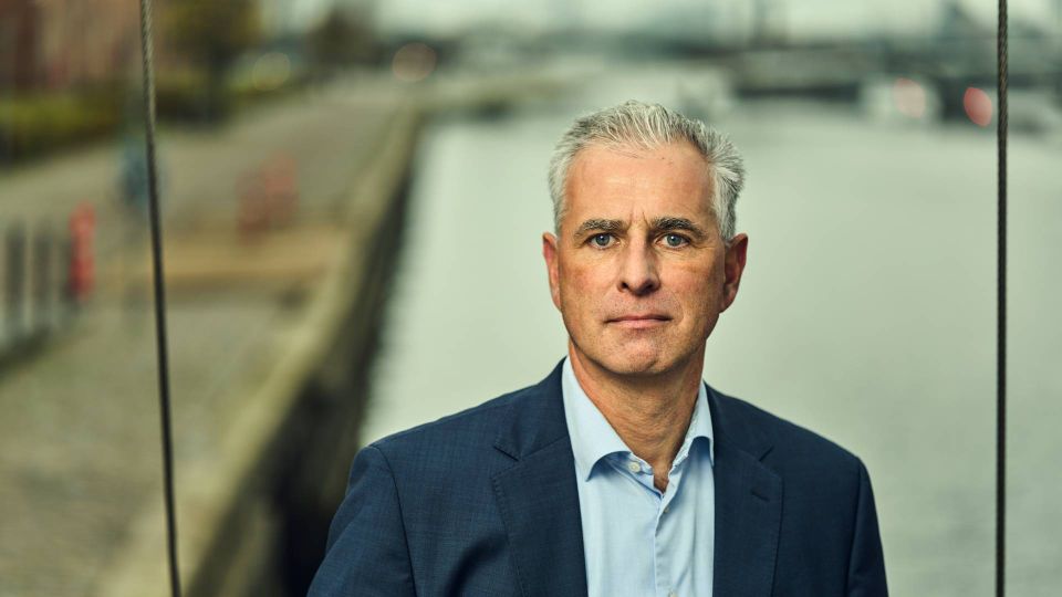 Green Power Denmark following TSO’s announcement: “We are facing an extremely critical societal situation” Energinet justified the pause on all new grid connections in March by noting that battery farms and data centers had collectively applied for a capacity equivalent to eight times Denmark’s maximum electricity consumption.