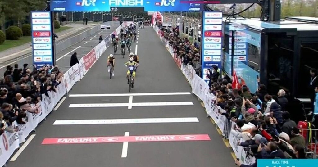 Tom Crabbe grabs a hatrick at the Tour of Turkey
