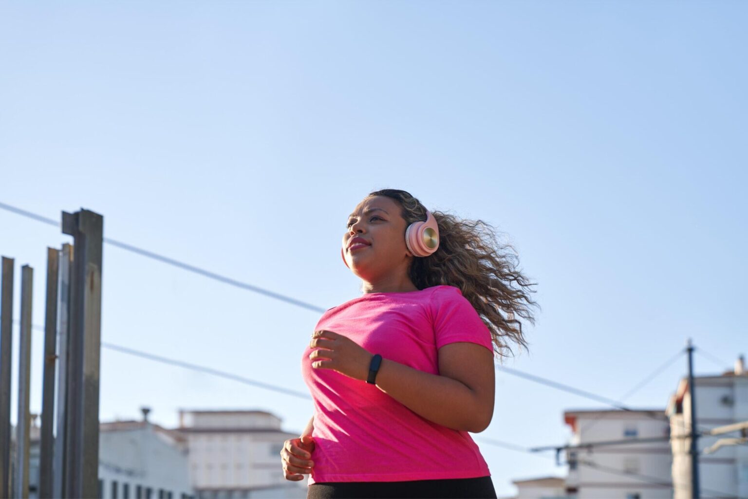 Adults should aim to do between 560-610 minutes/week of moderate to vigorous physical activity to achieve a substantial reduction in the risk of heart attacks and stroke (3-4 times higher than the current public health recommendation of 150 minutes ), suggest the findings of an observational study Adults should aim to do between 560-610 minutes/week of moderate to vigorous physical activity to achieve a substantial reduction in the risk of heart attacks and stroke (3-4 times higher than the current public health recommendation of 150 minutes ), suggest the findings of an observational study
