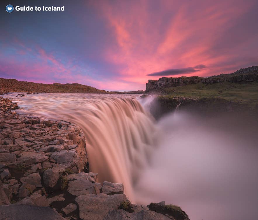 Daylight hours increase as spring goes on, creating great opportunities for photography during twilight Daylight hours increase as spring goes on, creating great opportunities for photography during twilight