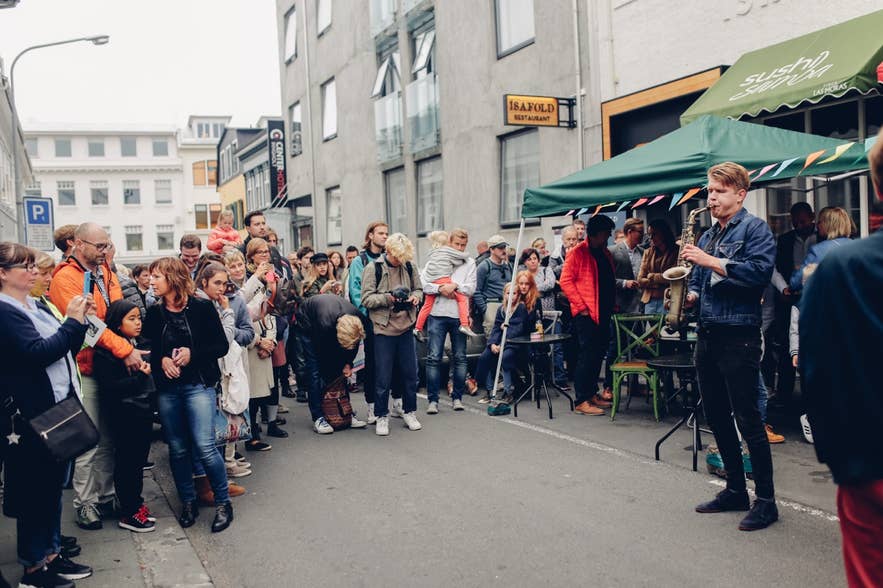 A jazz band performing to a crowd in Reykjavik. A jazz band performing to a crowd in Reykjavik.