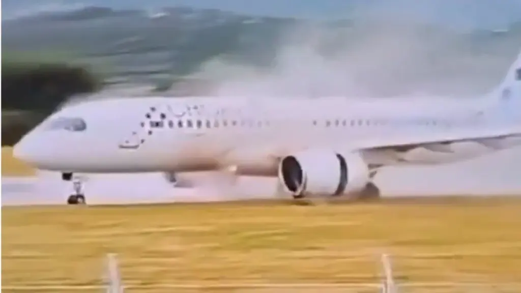 Croatian airline plane skids off runway in Split and hits signboard, 130 passengers on board Croatian airline plane skids off runway in Split and hits signboard, 130 passengers on board