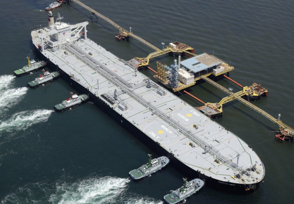 Oil tanker that passed through Hormuz arrives in Japan, 1st since Iran war Oil tanker that passed through Hormuz arrives in Japan, 1st since Iran war