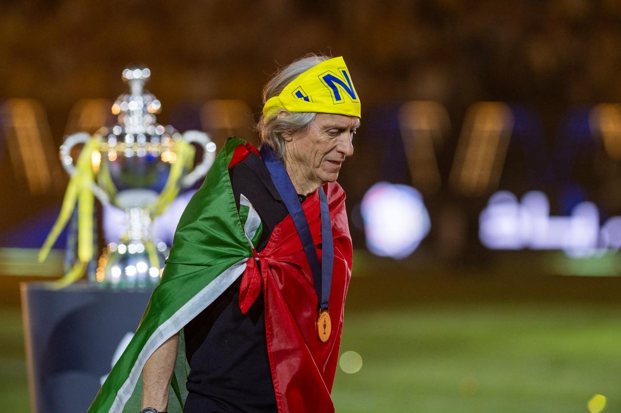 Jorge Jesus confirms offers from Turkish clubs, hints at Fenerbahce return
