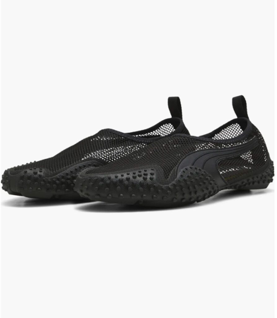 Black mesh water shoes with non-slip rubber sole – practical footwear for rocky Croatia beaches and sea swimming