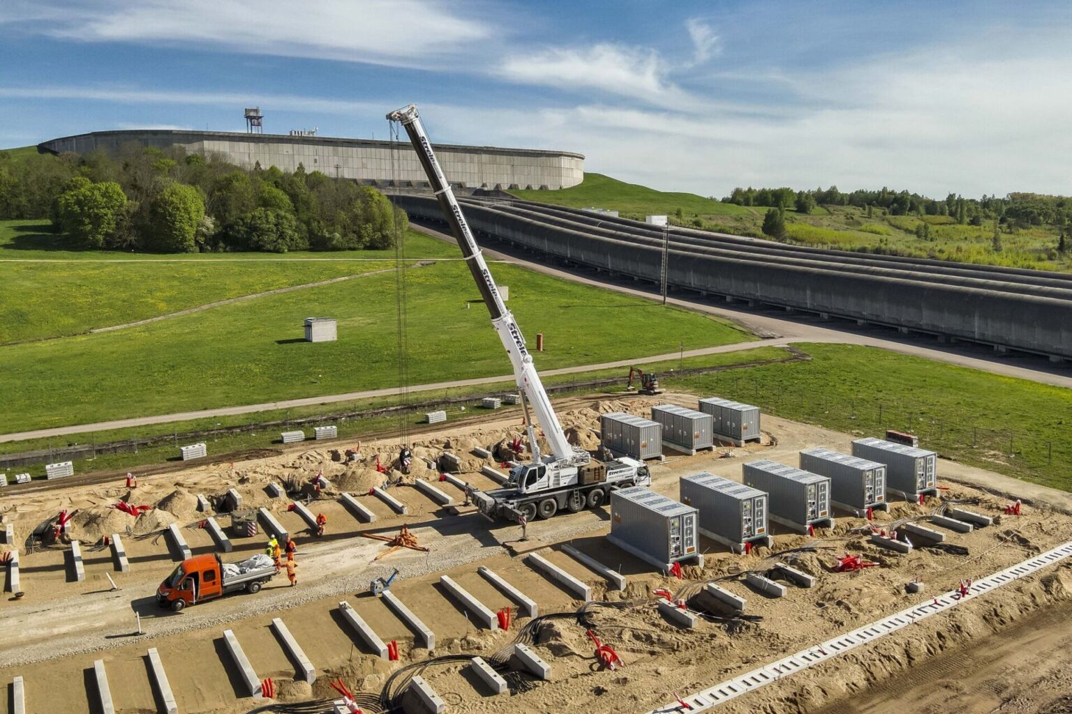 Lithuanian Kruonis plant receives first battery storage units Lithuanian Kruonis plant receives first battery storage units