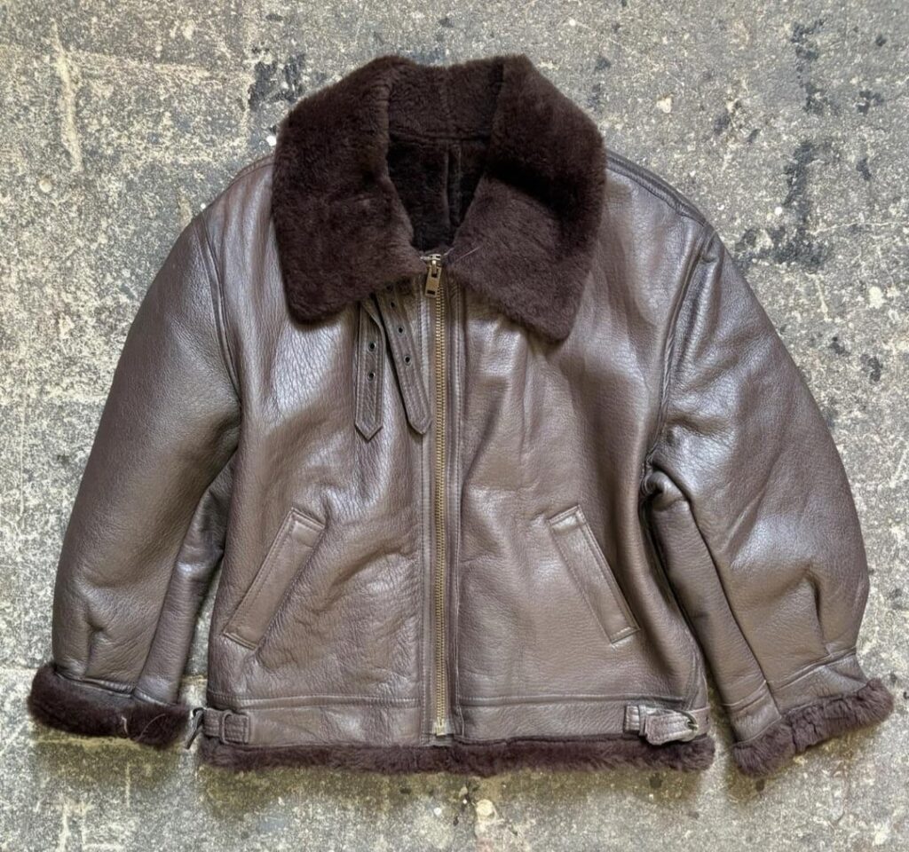 Ppl with vintage clothing knowledge, your insight is needed