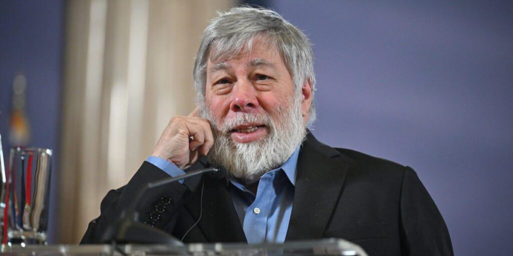 Apple cofounder Steve Wozniak got cheers, not boos, after telling students they 'all have AI — actual intelligence'