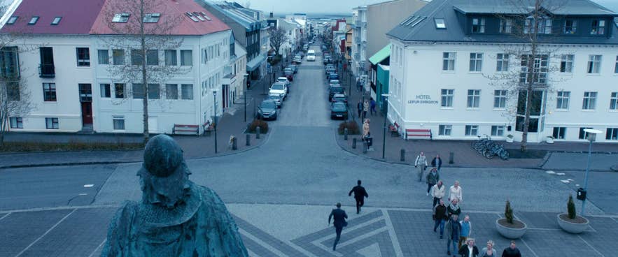 The beginning of the chase scene in Reykjavik in the movie War on Everyone The beginning of the chase scene in Reykjavik in the movie War on Everyone