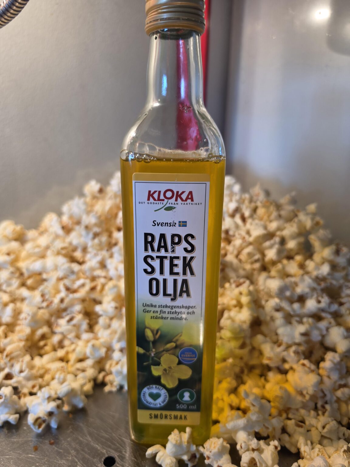 Tip from the coach, canola oil with butter flavor is perfect for popcorn! Tip from the coach, canola oil with butter flavor is perfect for popcorn!