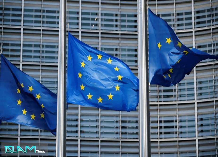 IMF Says European Unions Public Debt to Be on Unsustainable Path without Action