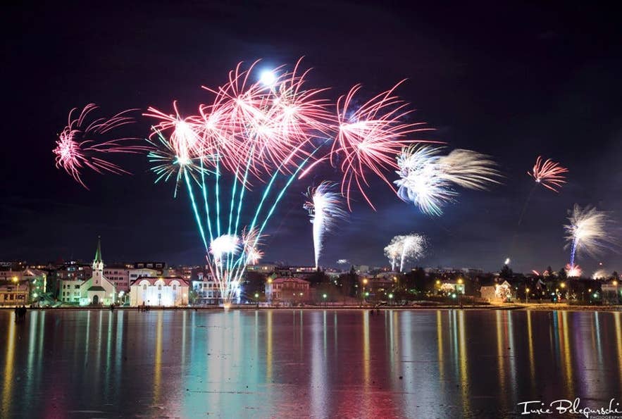 Views of Reykjavík's fireworks on New Year's Eve from Tjörnin Views of Reykjavík's fireworks on New Year's Eve from Tjörnin