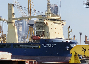 [Breaking] Korean-operated vessel in Hormuz was struck by unidentified flying object: Seoul