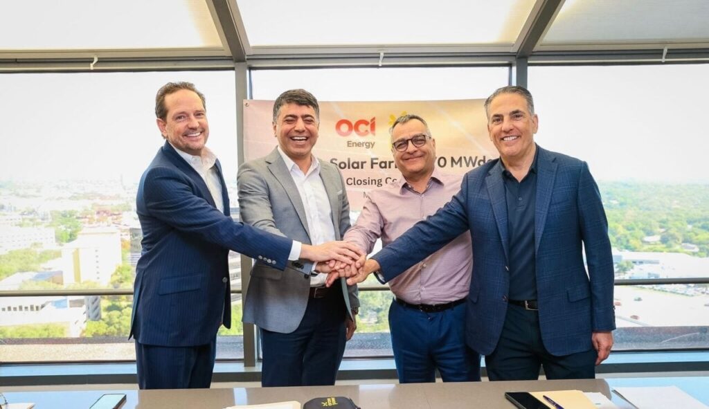 The OCI Energy-Arava Power signing ceremony.