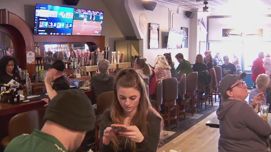 Women's sports bar opens in Minneapolis