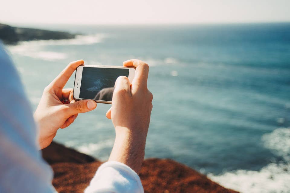 Top 10 Apps for Traveling in Iceland