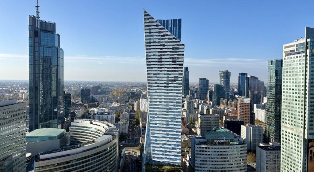 Immigrants contributed up to PLN 416 billion to Poland's GDP in 2025, report finds