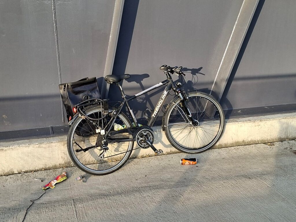 Who is missing bike?