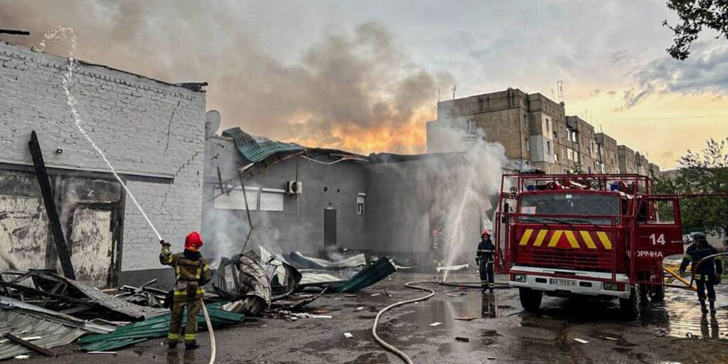 Russia pounds Kyiv with missiles and drones, shaking city center and injuring 10 Russia pounds Kyiv with missiles and drones, shaking city center and injuring 10