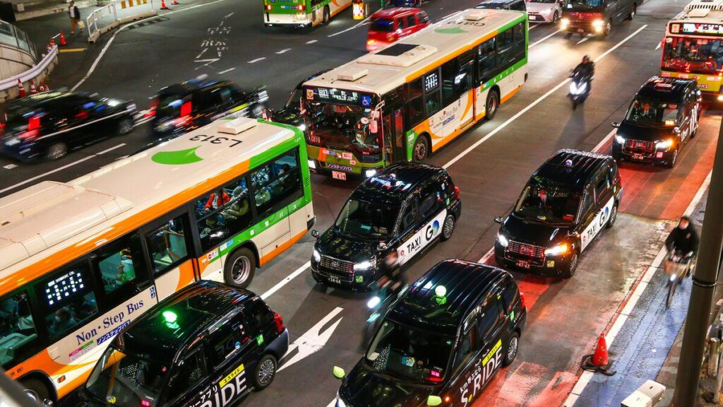 Bus route suspensions reach even Tokyo, with outer wards like Adachi losing lines- “There’s a chronic shortage of drivers. No one wants to do the job…We often experience customer harassment if we’re just a little late, and you can earn more working in the private sector”. Bus route suspensions reach even Tokyo, with outer wards like Adachi losing lines- "There's a chronic shortage of drivers. No one wants to do the job...We often experience customer harassment if we're just a little late, and you can earn more working in the private sector".