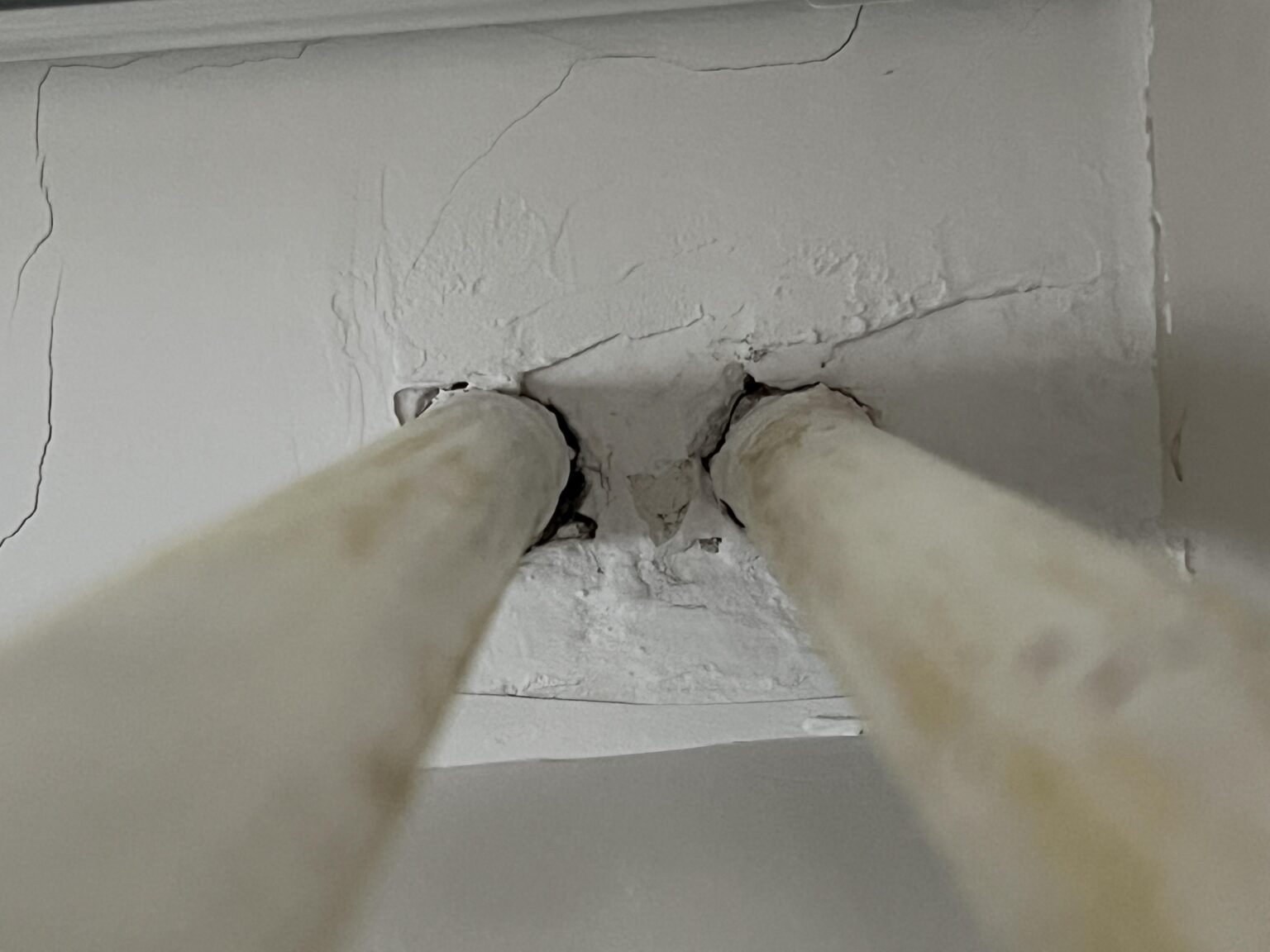 Soundproofing of central heating pipes in a block of flats – question. Soundproofing of central heating pipes in a block of flats - question.
