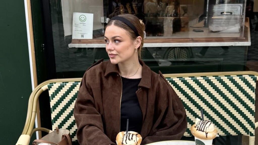 26-year-old influencer recommends beauty products to 12-year-olds: - Not my responsibility