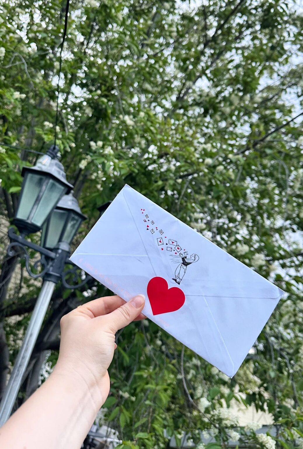 I received an envelope from Germany. 🇨🇦🇩🇪Such excitement. It's like it's my birthday. Thank you for the stickers and the beautiful postcard)