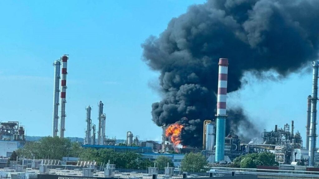 One Dead, Several Seriously Injured after Explosion at MOL Plant in Tiszaújváros One Dead, Several Seriously Injured after Explosion at MOL Plant in Tiszaújváros