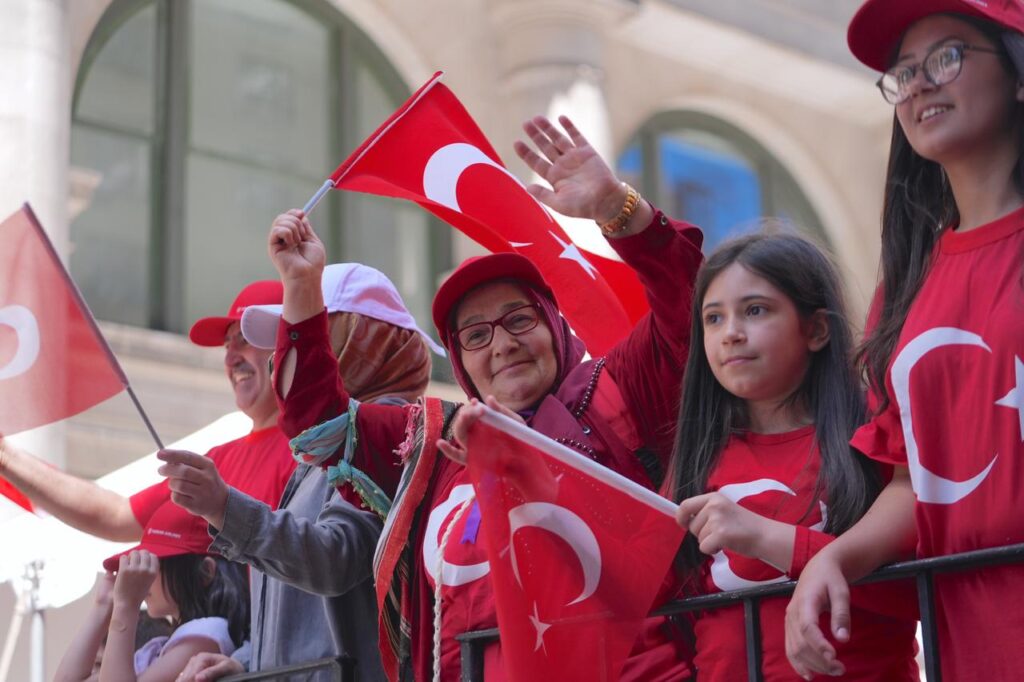 Turkish diaspora key to Türkiye’s global rise, envoy says Participants march down the street carrying flags during the 43rd annual Turkish Day Parade and Festival in New York, United States, May 16, 2026. (AA Photo)